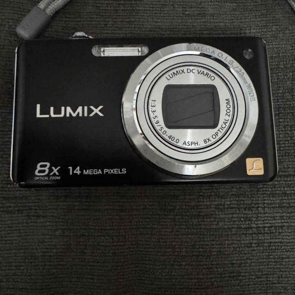 Panasonic Lumix DMC-FH20 Digital Camera 14.1MP 8x Optical Zoom Brand New Black - Picture 3 of 6